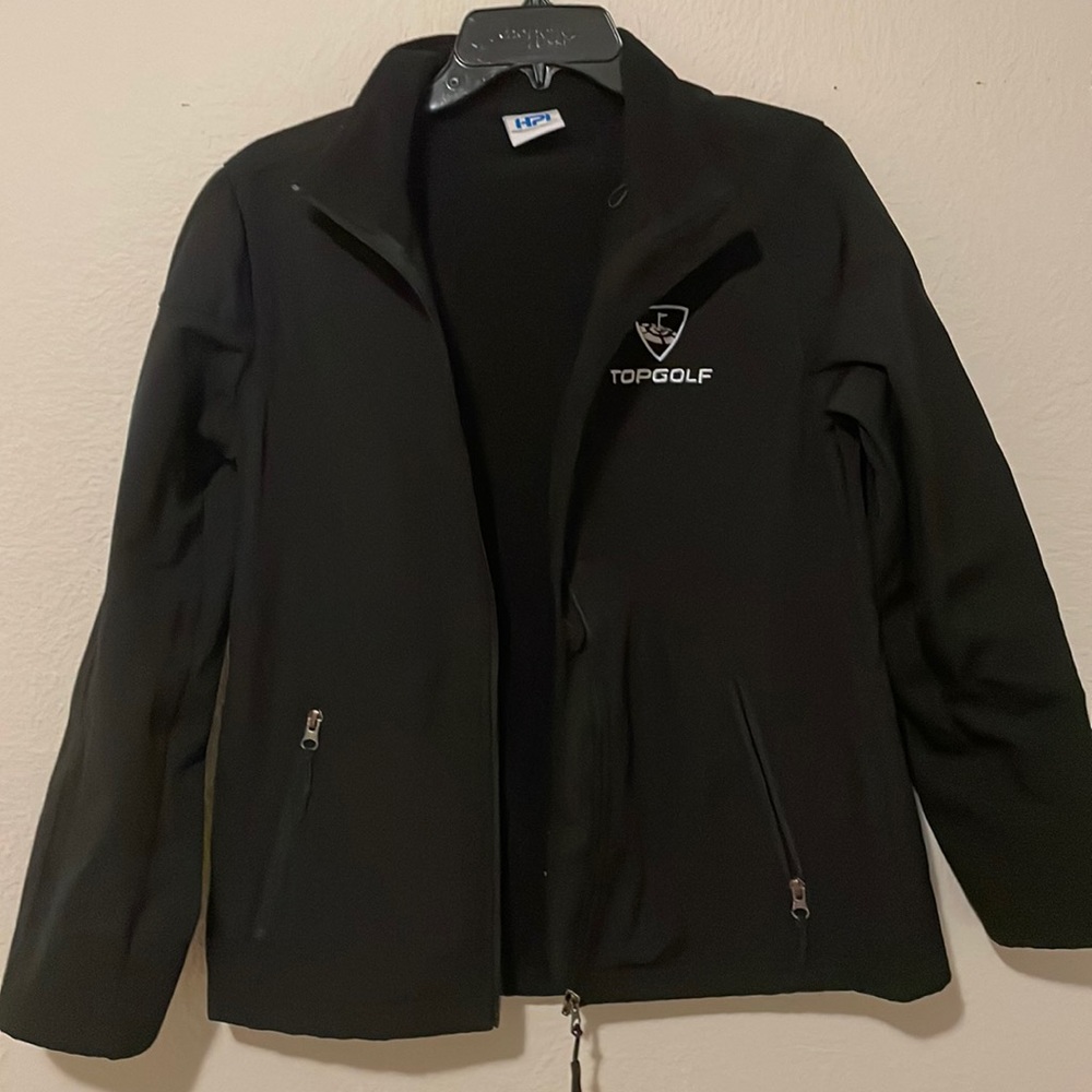 black zip up top golf jacket